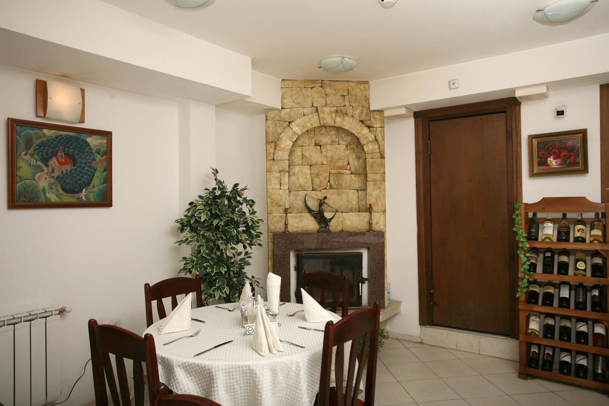 Отель Art Hotel Galeria Плевен-6