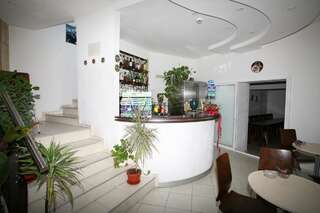 Отель Art Hotel Galeria Плевен-4